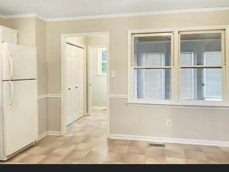 1114 Wendy Ct — Photo 4