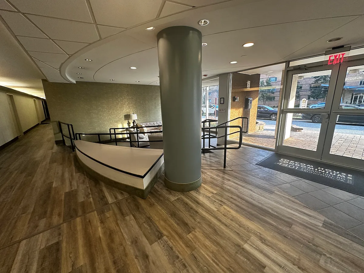 Building Photo - 4401 Cherry Hill Rd #25