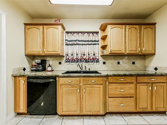 5th image of 909 Indian Ln