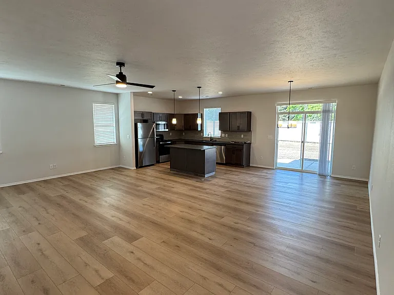 8401 E Rich Ave — Photo 12