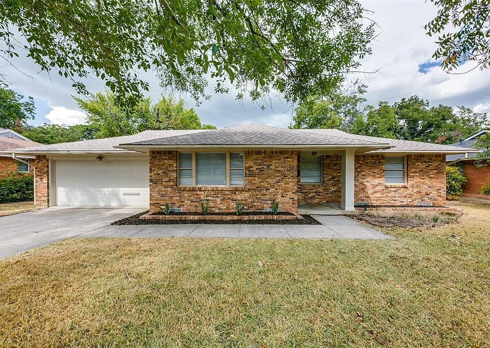 1st image of 2639 Woodmere Dr