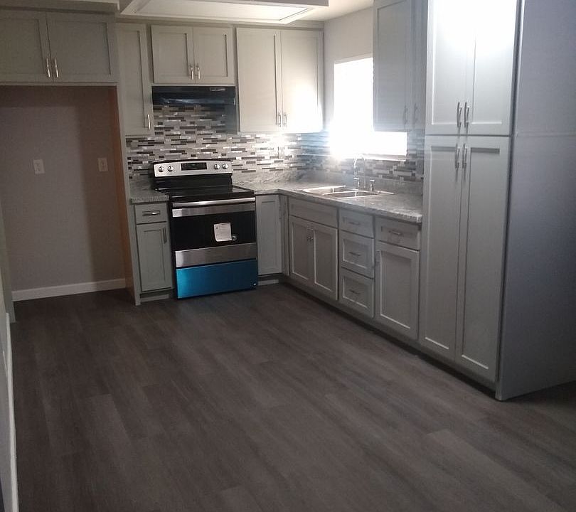 1st image of 421 E 16th St #407