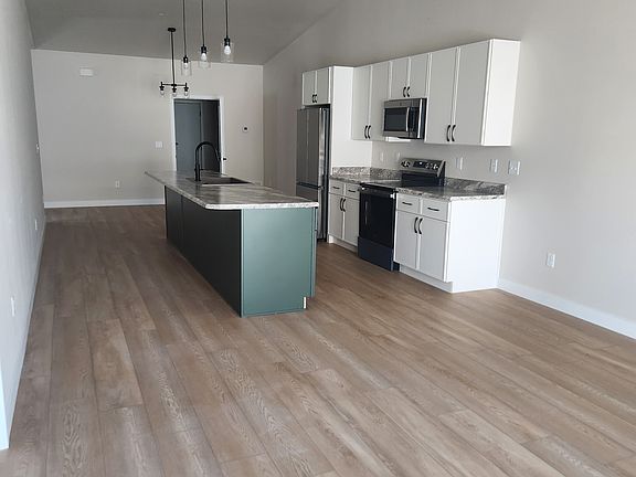 2nd image of 2535 Hennessy Dr