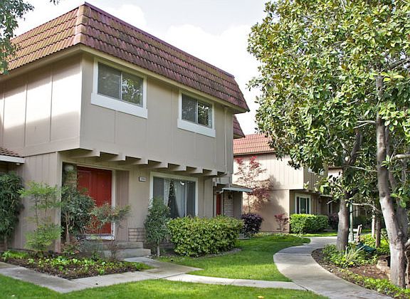 2nd image of 22651 Queens Oak Ct