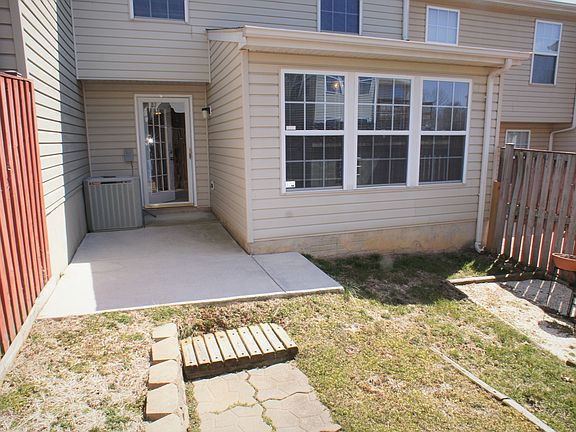 2nd image of 928 Jessicas Ln