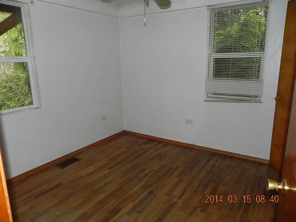 3rd image of 10914 50th Ave E