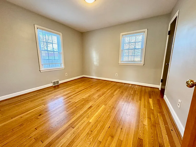479 Stratford Dr — Photo 32