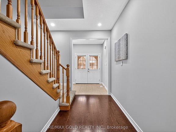 5th image of 28 Weatherall Ave