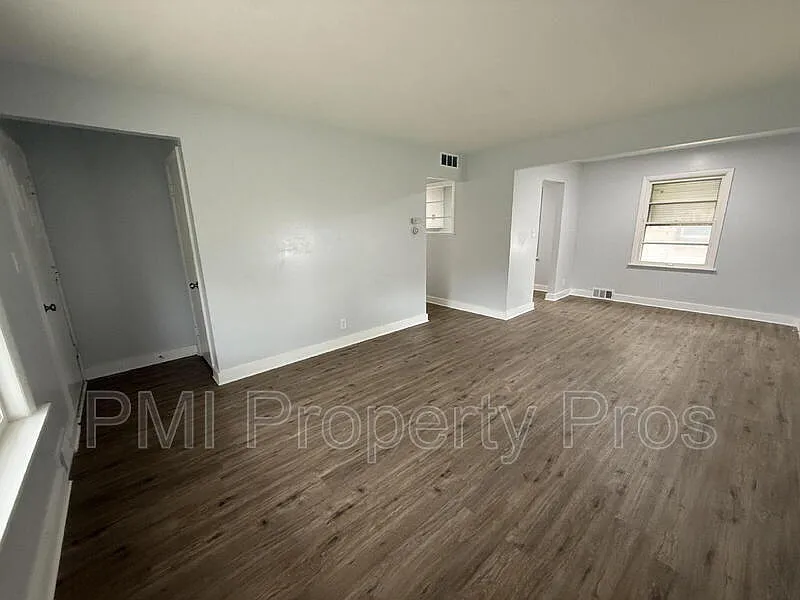 Building Photo - 2101 W Fairmount Ave