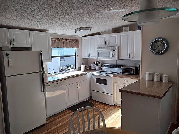 4th image of 107 Wilkes Dr