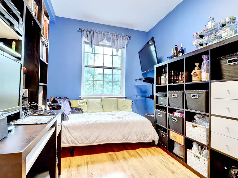 607 Onderdonk Ave #2 — Photo 15