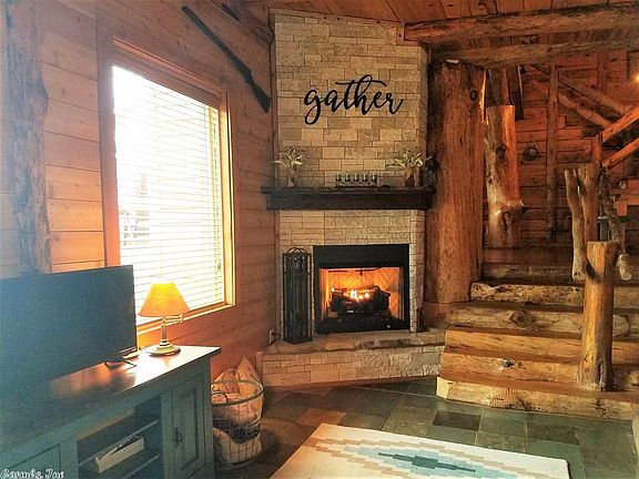 3rd image of 140 Ryder Ln