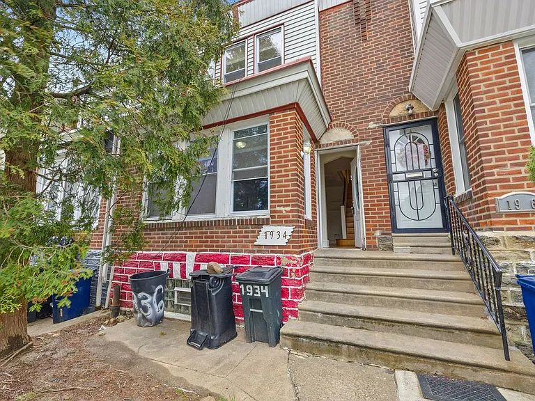 1934 Dallas St — Photo 17