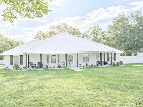 10043 W Dublin St, Crystal River, FL 34428