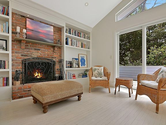 2nd image of 6 Pioneer Ln