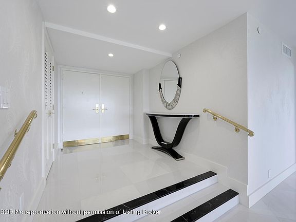 2nd image of 1900 Consulate Pl APT 304
