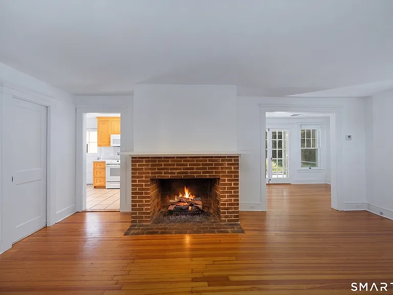 12 Roosevelt Rd — Photo 7