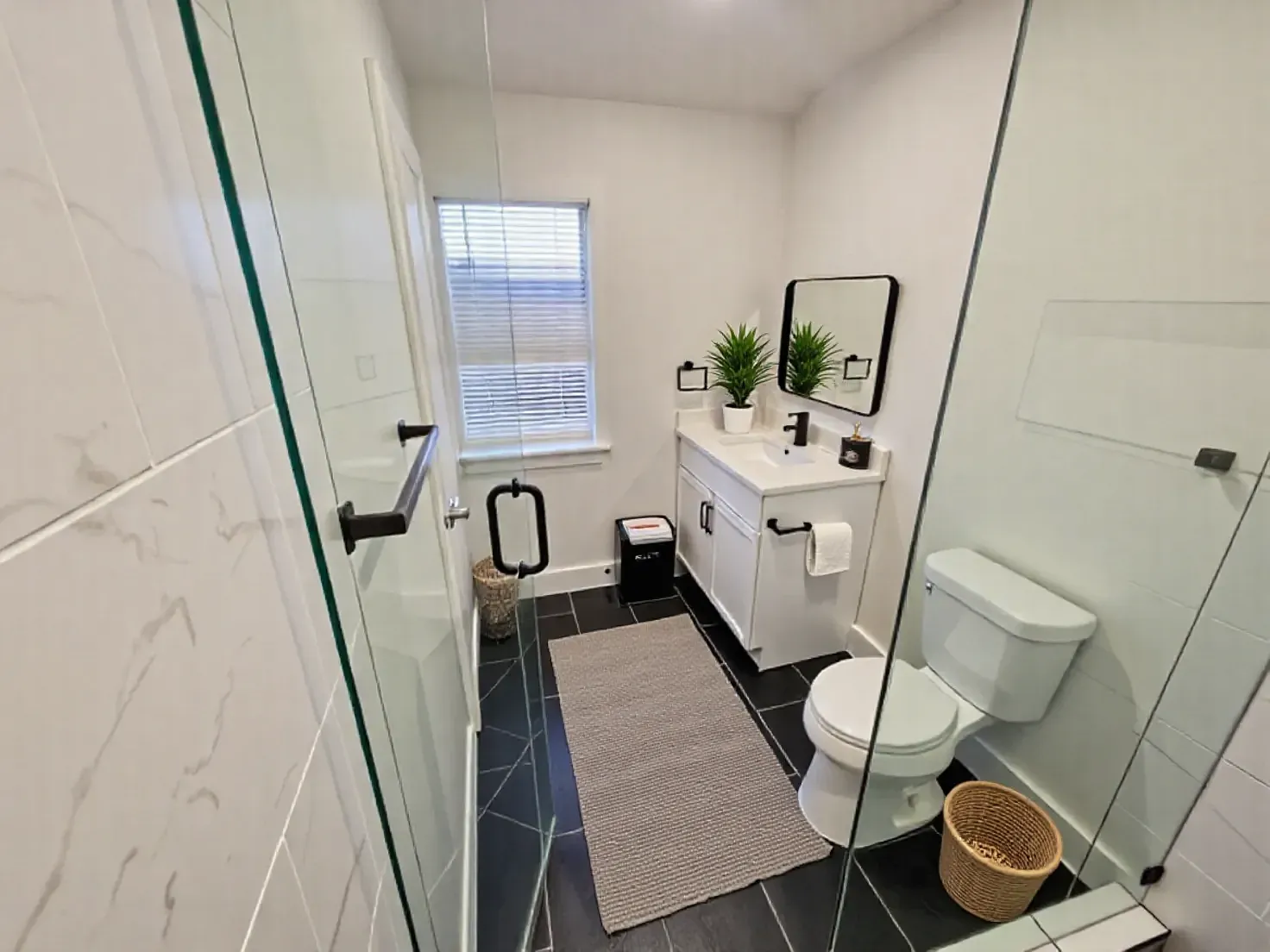 2 bed, 1100 sqft, $2,099 — Photo 4