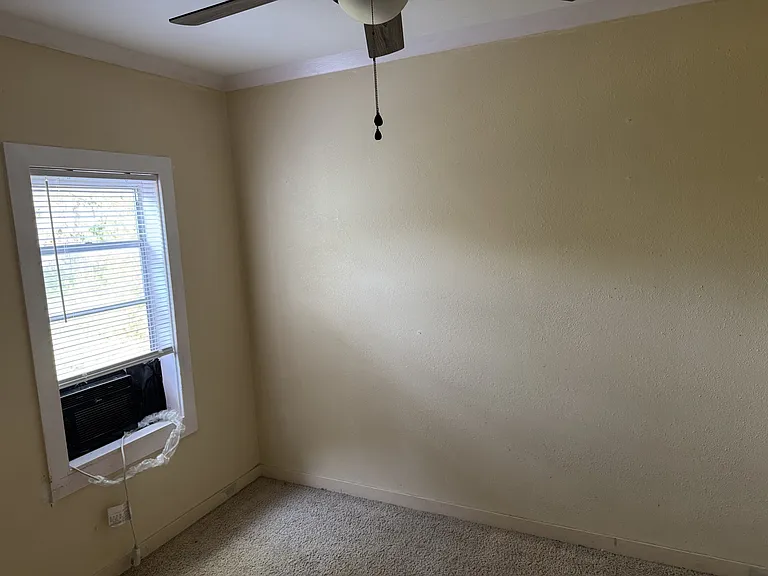 725 N Chestnut Rd — Photo 5