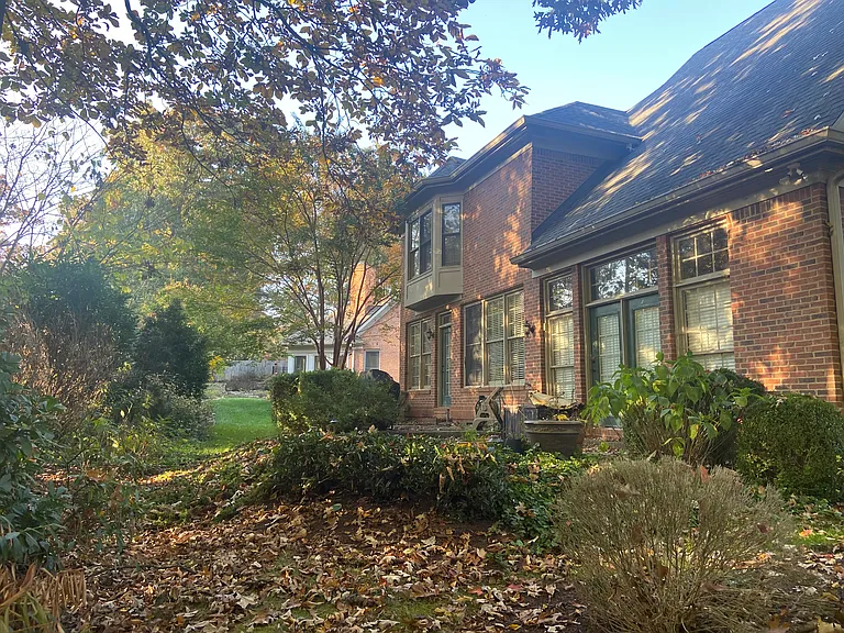 Back yard features flagstone patio!