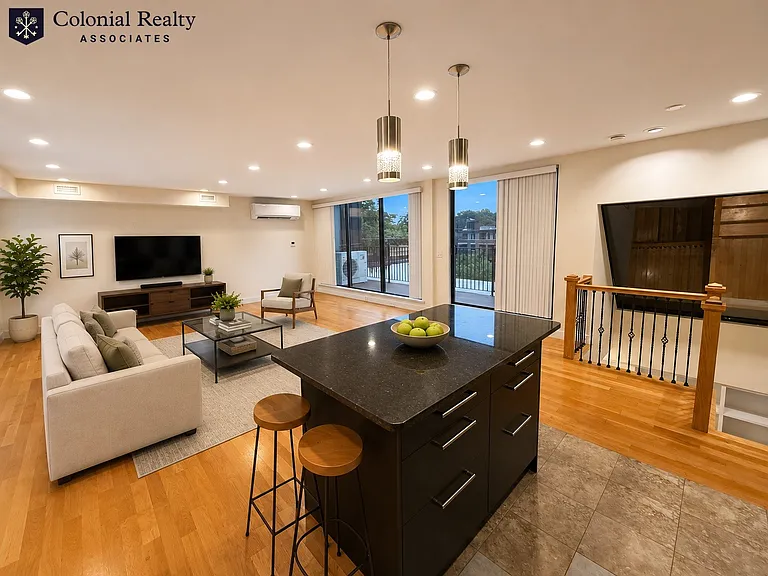 1616 Beacon St #4 — Photo 10