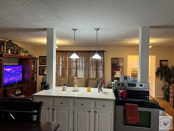 3rd image of 4005 Rio Grande Ave