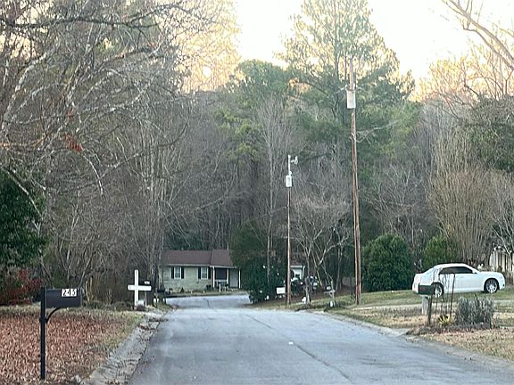 4th image of 285 Amanda Ct