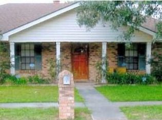 700 W Bonaire Dr, Lafayette, LA 70506