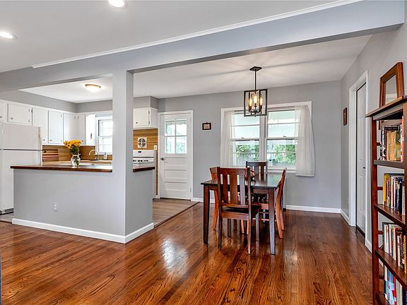 5th image of 26 Sinclair Dr