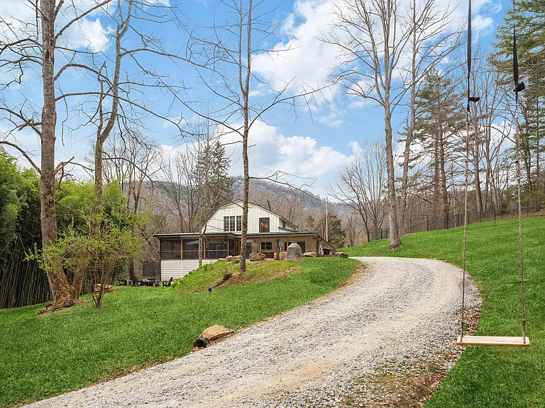 85 Hillcrest Dr — Photo 41
