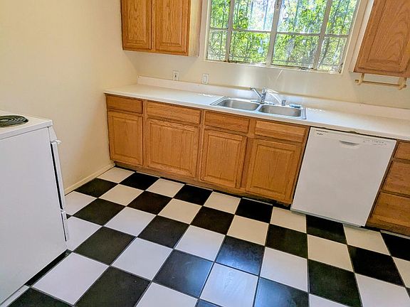 4th image of 301 Girard Blvd SE