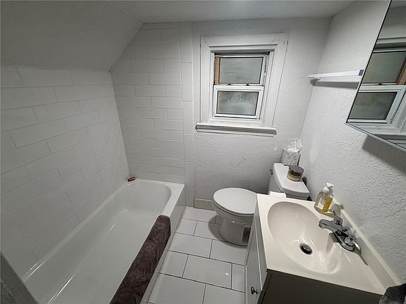 5th image of 432 Ross Ave