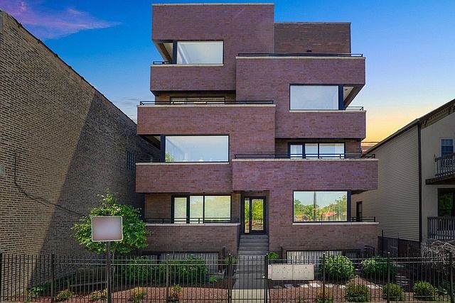1st image of 1445 W Grand Ave #4W