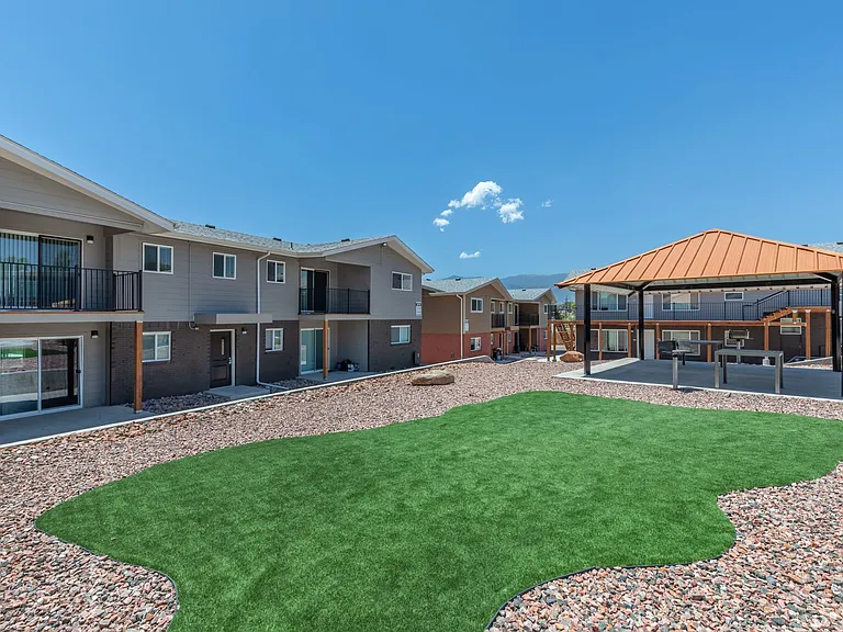 The Carlson Apartments — Photo 7