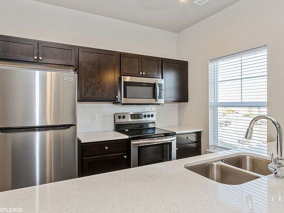 4th image of 142 Clark Dr SW Unit 4