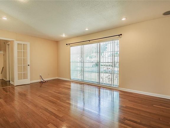 5th image of 6827 Twelve Oaks Blvd