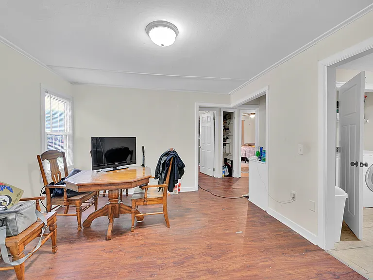 404 S Ash St — Photo 7