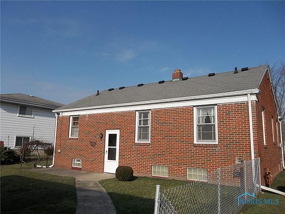 2nd image of 2426 Ross St