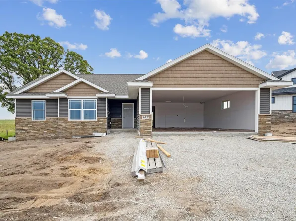 1031 Sage Oak Cir, Manchester, IA 52057