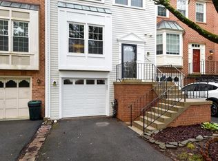 335 Davis Ave SW, Leesburg, VA 20175