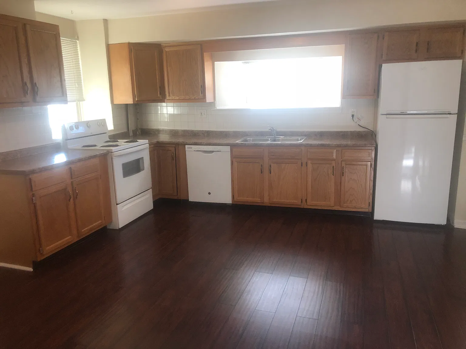 3 bed, $1,850 — Photo 2
