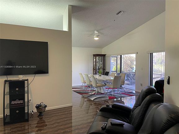 5th image of 104 Executive Cir