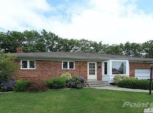 286 Birchwood Park Dr, Jericho, NY 11753