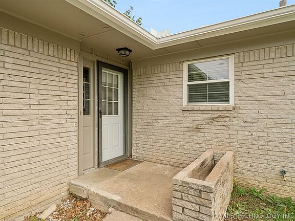 3rd image of 120 Granada Pl