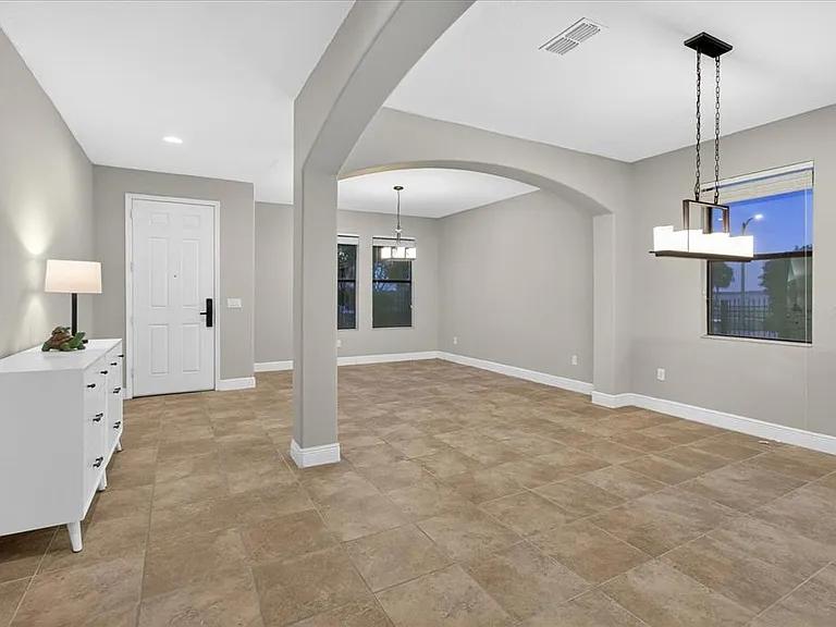 1389 Heritage Landings Dr — Photo 12