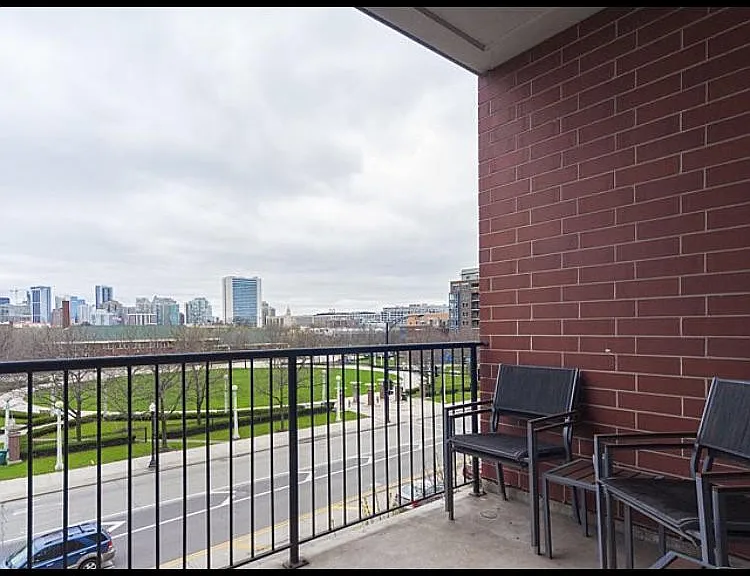 343 W Old Town Ct #301 — Photo 1