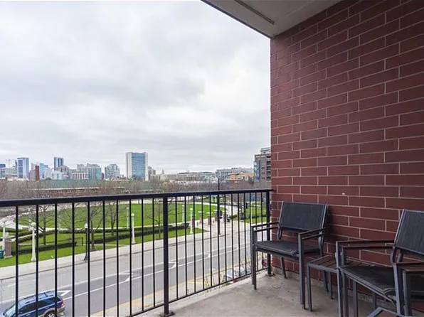 343 W Old Town Ct APT 301, Chicago, IL 60610