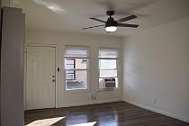 4th image of 903 Mariposa St APT G