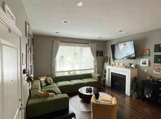 3514 N Sacramento Ave APT 1S, Chicago, IL 60618