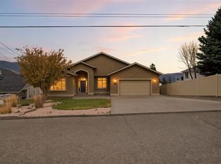 4767 Uplands Dr, Kamloops, BC V2C6S9
